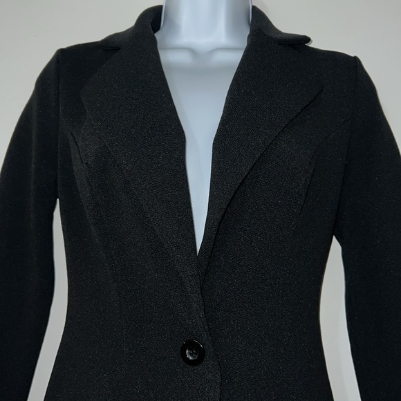 Single Button Blazer - Picture 2 of 4
